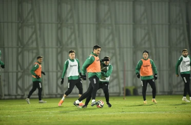 Konyaspor, Fenerbahçe maçı için topbaşı yaptı