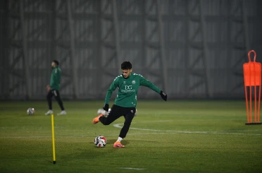 Konyaspor, Fenerbahçe maçı öncesi izne ayrıldı