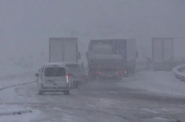 Kop Dağı Geçidi yeniden beyaza büründü 