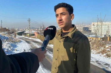 Köpeklerin saldırısına uğrayan çocuğu kurtaran komşu: "10 saniye daha geç kalsaydım çocuğun anca parçalarını bulabilirlerdi" 