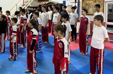 Körfezli kick boksçulardan şampiyona öncesi güç birliği 