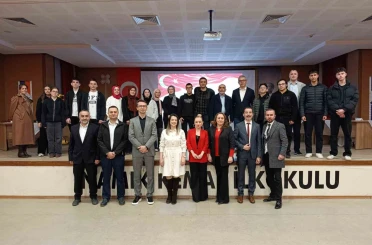 Korkma gençliğin ruhu burada bilgi yarışması yapıldı 