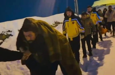 Korkut’ta 110 yaşındaki vatandaş 6 saatlik çalışmayla hastaneye ulaştırıldı 