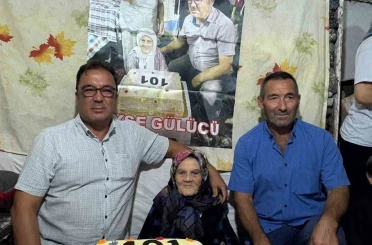 Köy halkı 101 yaşına giren kadına pasta kesti 