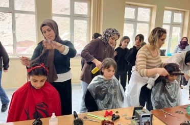 Köy okullarındaki kız öğrencilere ücretsiz kuaförlük hizmeti 