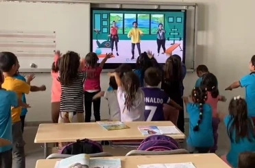 Köy okulunda akıllı tahta sevinci