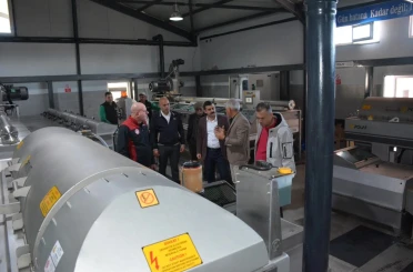 Köyceğiz Kaymakamı Kumcu, zeytinyağı fabrikasında inceleme yaptı 