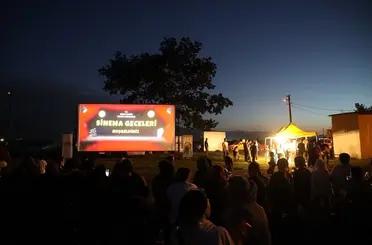 Köyde nostalji dolu açık hava sineması gecesi
