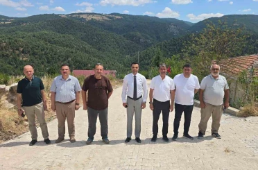 Köylerde parke taşı döşeme çalışmaları sürüyor 