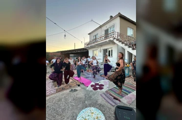 Köylü kadınlar, topluca stres attı 
