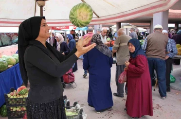 Köyün çalışkan kızı Esra’nın tarladan pazara uzanan umut hikayesi 