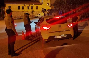 Kozan’da modifiye araçlara ceza yağdı: 16 araç ve 11 motosiklet trafikten men edildi 