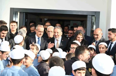 Kubbetü’s-Sahra Camii Malatya’da ibadete açıldı 