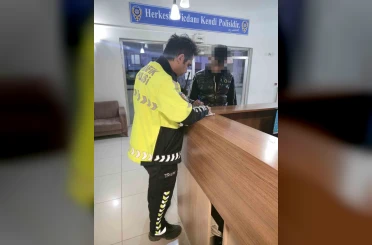 Küçük kıza çarptı, arkasına bile bakmadan kaçtı 