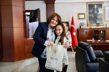 Küçük yelkenciler Başkan Gençay ile görüştü 