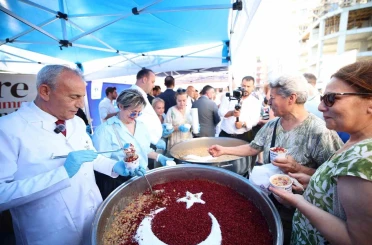 Küçükçekmece Belediyesi’nden Muharrem ayında aşure ikramı 