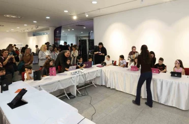 Küçükçekmece Belediyesi’nin düzenlediği Yapay Zeka Şenliği’nde öğrenme ve üretme fırsatı 