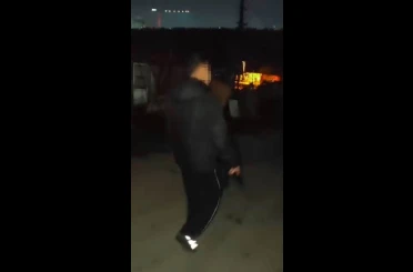 Küçükçekmece’de sokakta uzun namlulu silahla dolaştı, o anları kayda aldı 