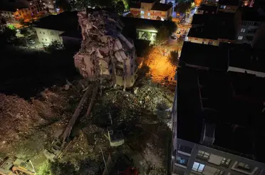 Küçükçekmece’de yıkım çalışmasında çöken binada arama çalışmaları sona erdi
