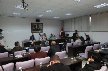 Kula Belediye Meclisi’nde arsa satışı ve teminat talebine ret 