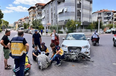 Kula’da otomobil ile motosiklet çarpıştı: 2 yaralı 