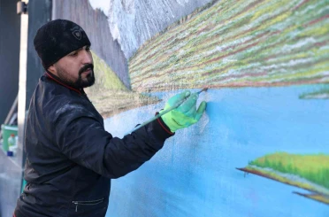 Kule vinçten tuvale: Kırşehir’de operatörün sanat yolculuğu 