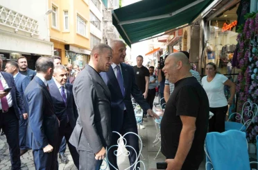 Kültür ve Turizm Bakanı Ersoy, İstiklal Caddesi esnafını ziyaret etti 
