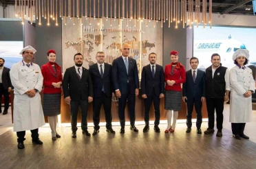 Kültür ve Turizm Bakanı Ersoy: "(Turizmde) Yıl sonu hedefimiz 64 milyar dolara emin adımlarla ilerliyoruz" 