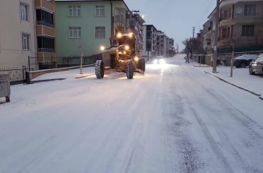 Kulu'da mevsimin ilk kar yağışı etkili oldu