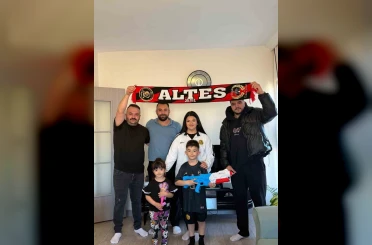 Kumbarasındaki parayı Eskişehirspor’a bağışlayan Hüseyin Buğra’ya sürpriz hediye 