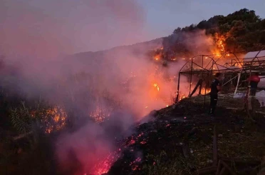 Kumluca’da iki ayrı noktada çıkan yangınlar büyümeden söndürüldü 