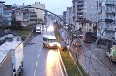Kural ihlalleri kazalara yol açtı: O anlar kameraya yansıdı 
