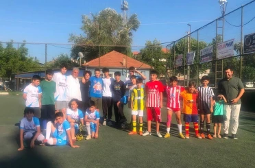 Kur’an kurslarında dostluk sahaya taşındı 