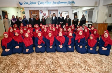 Kur’an kursu öğrencileriyle iftar yaptılar 