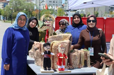 Kursiyerler 4 bin yıllık tarihi Harput Kalesi’ni amigurumi ile ördü 