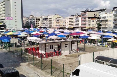 Kurtuluş Semt Pazarı yeni yerinde hizmete başladı 