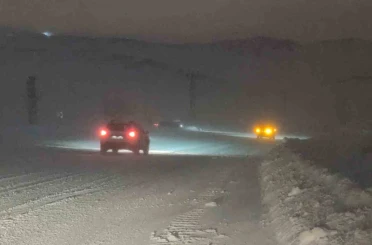 Kurubaş Geçidi’nde tipi etkili oluyor 