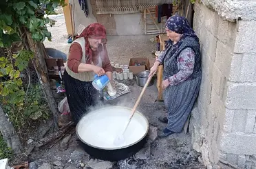 Kurutma tarhananın yerini alan şişe tarhanalar, kadınları iş yükü ve zaman kaybından kurtarıyor
