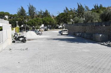 Kuşadası’nda alt ve üst yapı çalışmaları sürüyor 
