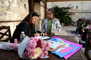 Kuşadası’nda çocuklara hem kitap hem hayvan sevgisi aşılandı 