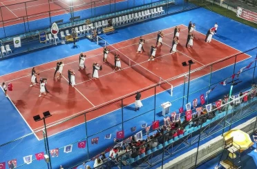 Kuşadası’nda Cumhuriyet coşkusu kortlara taşındı 