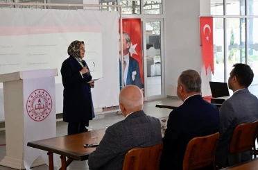 Kuşadası’nda eğitim-öğretim yılı değerlendirme toplantısı yapıldı 