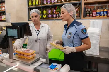 Kuşadası’nda marketler denetlendi
