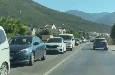 Kuşadası’nda milli park dönüşü yoğunluğu oluştu 