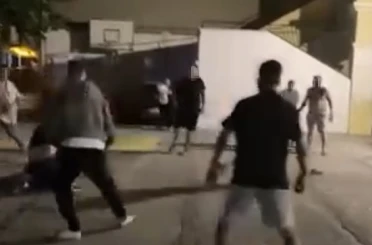 Kuşadası’nda otopark ücreti kavgası kamerada 