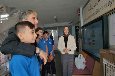 Kütahya Anadolu İmam Hatip Lisesinde öğrencilerin proje hazırlık çalışmaları 