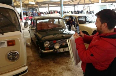 Kütahya ’Antika Pazarı’nda Klasik Araba Sergisi’ne yoğun ilgi 