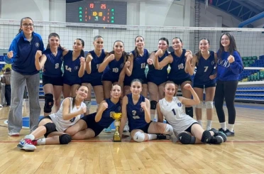 Kütahya Belediyespor Genç Kız Voleybol Takımı şampiyon oldu 