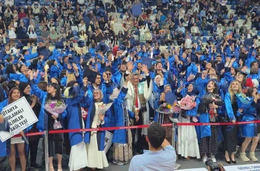 Kütahya Dumlupınar Üniversitesi’nde binlerce öğrenci mezuniyet sevinci yaşadı 