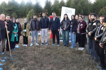 Kütahya Dumlupınar Üniversitesi’nde fidan dikim etkinliği 